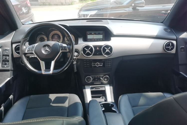 Used Mercedes-Benz GLK-Class 2015 GLK 260 4MATIC Dynamic Edition Ultimate Version Center Console