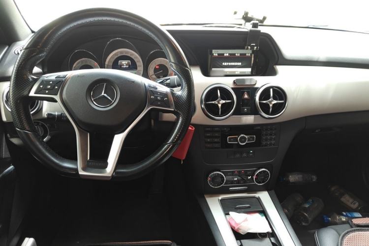Used Mercedes-Benz GLK-Class 2015 GLK 260 4MATIC Dynamic Edition Ultimate Version Center Console