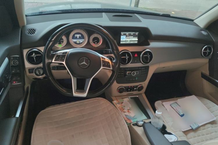 Used Mercedes-Benz GLK-Class 2015 GLK 260 4MATIC Dynamic Edition Ultimate Version Center Console