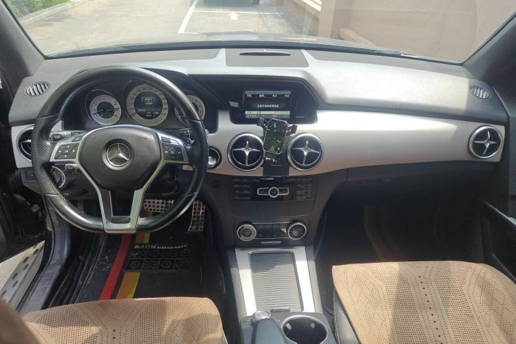 Used Mercedes-Benz GLK-Class 2015 GLK 260 4MATIC Dynamic Edition Ultimate Version Center Console