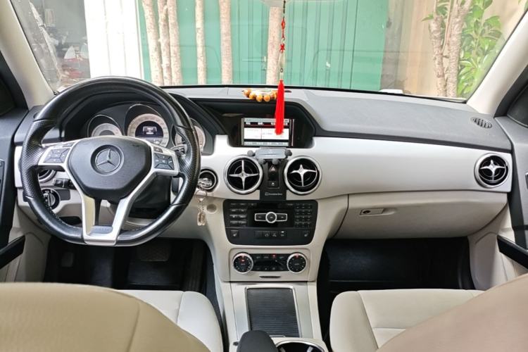 Used Mercedes-Benz GLK-Class 2015 GLK 260 4MATIC Fashion Edition Ultimate Version Center Console