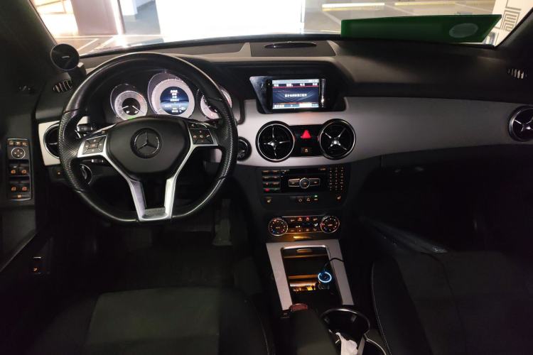 Used Mercedes-Benz GLK-Class 2015 GLK 260 4MATIC Fashion Edition Ultimate Version Center Console