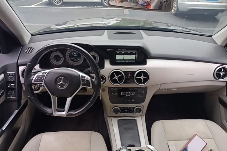 Used Mercedes-Benz GLK-Class 2015 GLK 260 4MATIC Dynamic Edition Ultimate Version Center Console