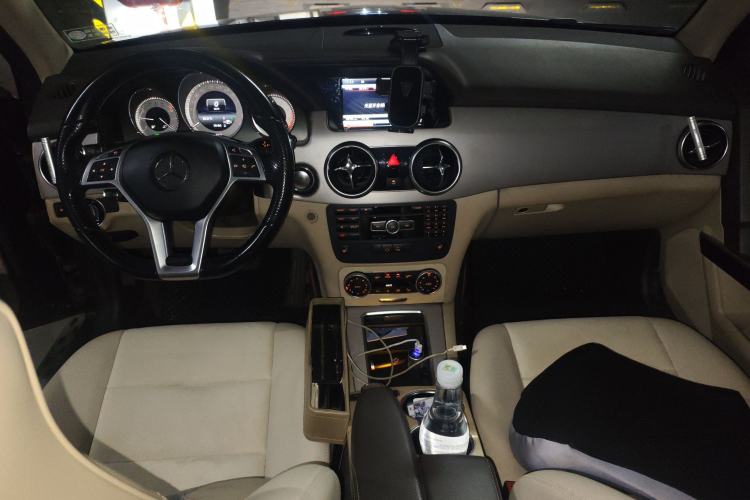 Used Mercedes-Benz GLK-Class 2015 GLK 300 4MATIC Fashion Edition Ultimate Version Center Console
