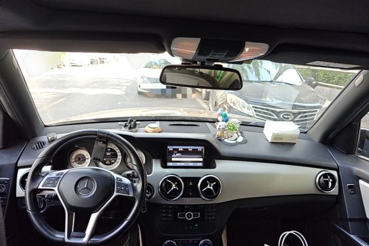 Used Mercedes-Benz GLK-Class 2015 GLK 260 4MATIC Dynamic Edition Ultimate Version Center Console