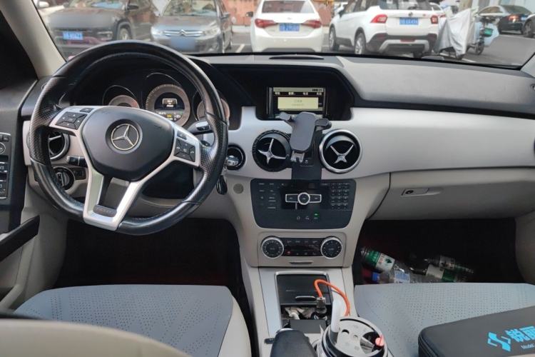 Used Mercedes-Benz GLK-Class 2015 GLK 260 4MATIC Dynamic Edition Ultimate Version Center Console