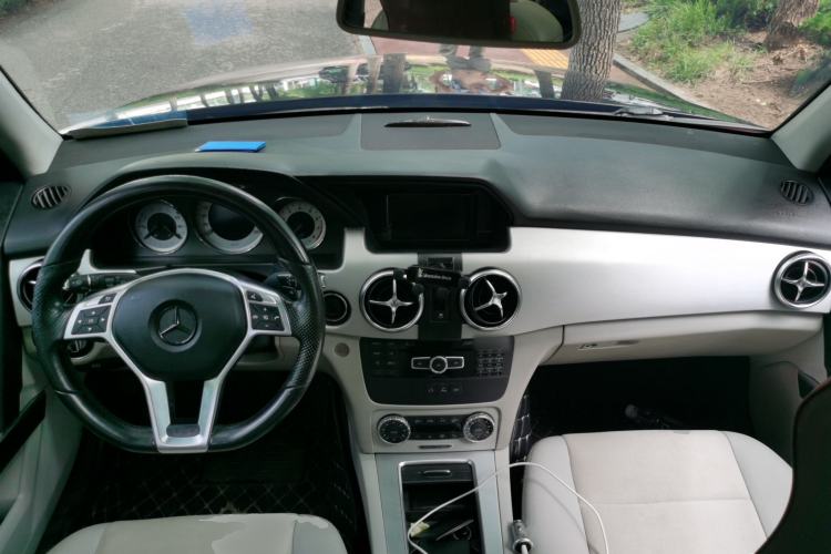 Used Mercedes-Benz GLK-Class 2015 GLK 260 4MATIC Dynamic Edition Ultimate Version Center Console