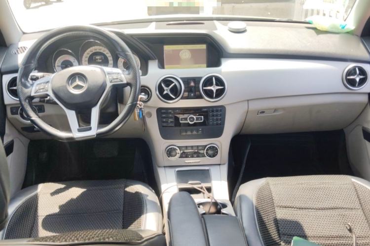 Used Mercedes-Benz GLK-Class 2015 GLK 260 4MATIC Dynamic Edition Ultimate Version Center Console