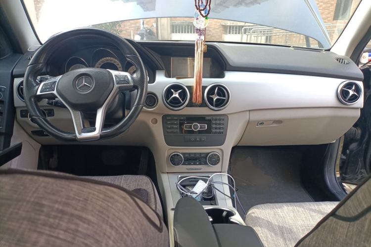 Used Mercedes-Benz GLK-Class 2015 GLK 260 4MATIC Dynamic Edition Ultimate Version Center Console