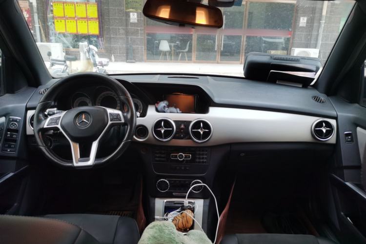 Used Mercedes-Benz GLK-Class 2015 GLK 260 4MATIC Dynamic Edition Ultimate Version Center Console