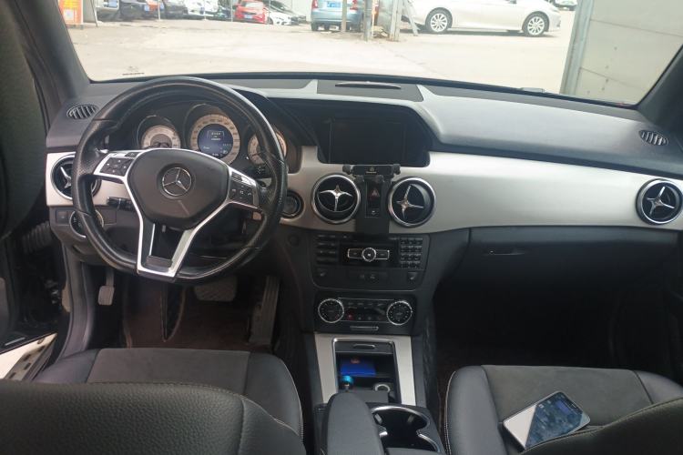 Used Mercedes-Benz GLK-Class 2015 GLK 300 4MATIC Fashion Edition Ultimate Version Center Console