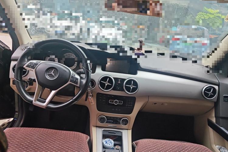 Used Mercedes-Benz GLK-Class 2015 GLK 260 4MATIC Dynamic Edition Ultimate Version Center Console