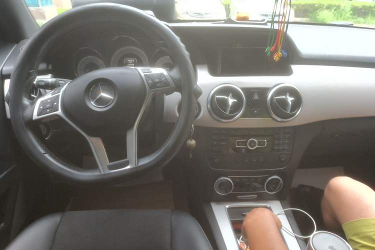 Used Mercedes-Benz GLK-Class 2015 GLK 260 4MATIC Fashion Edition Ultimate Version Center Console