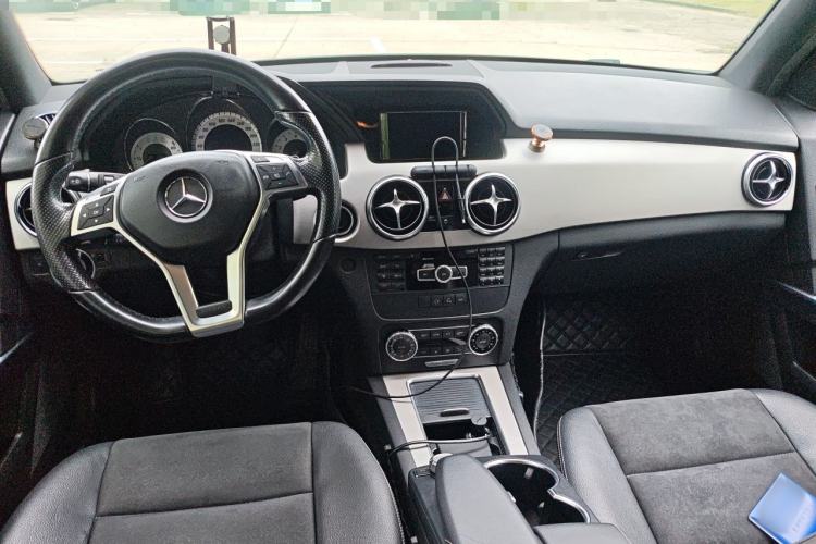 Used Mercedes-Benz GLK-Class 2015 GLK 260 4MATIC Dynamic Edition Ultimate Version Center Console