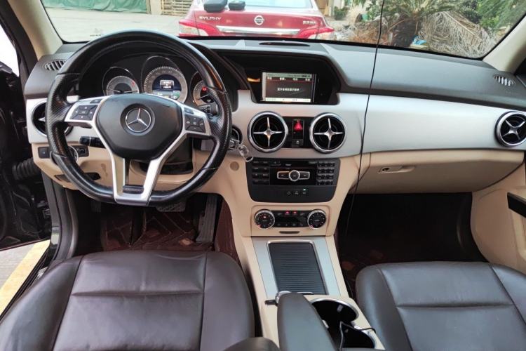 Used Mercedes-Benz GLK-Class 2015 GLK 260 4MATIC Dynamic Edition Ultimate Version Center Console
