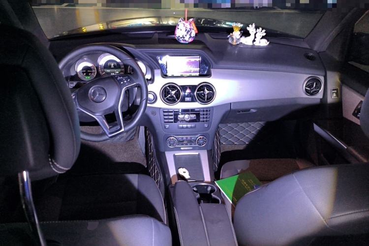 Used Mercedes-Benz GLK-Class 2015 GLK 300 4MATIC Fashion Edition Ultimate Version Center Console