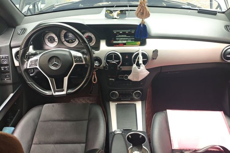 Used Mercedes-Benz GLK-Class 2015 GLK 260 4MATIC Fashion Edition Ultimate Version Center Console