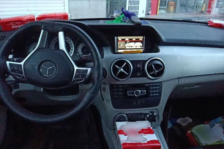 Used Mercedes-Benz GLK-Class 2015 GLK 260 4MATIC Dynamic Edition Ultimate Version Center Console