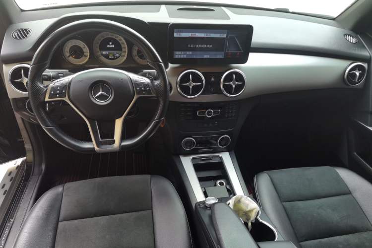 Used Mercedes-Benz GLK-Class 2015 GLK 260 4MATIC Dynamic Edition Ultimate Version Center Console