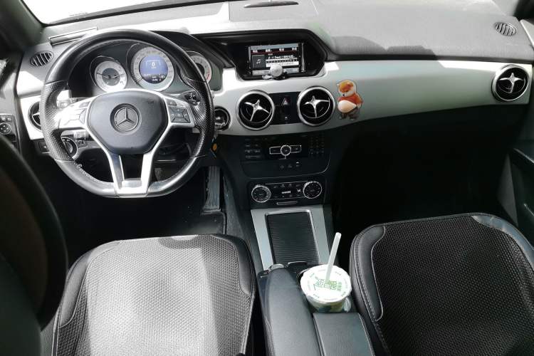 Used Mercedes-Benz GLK-Class 2015 GLK 260 4MATIC Dynamic Edition Ultimate Version Center Console