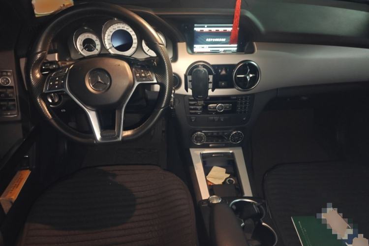 Used Mercedes-Benz GLK-Class 2015 GLK 300 4MATIC Fashion Edition Ultimate Version Center Console