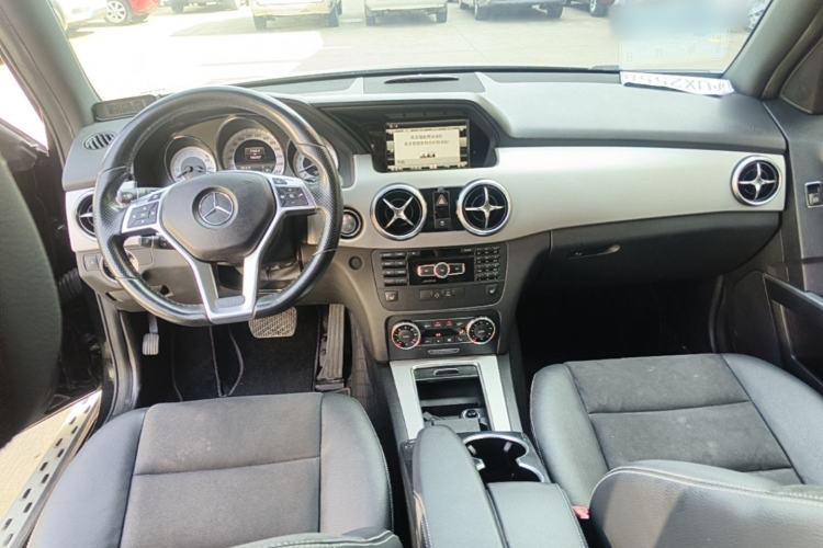 Used Mercedes-Benz GLK-Class 2015 GLK 300 4MATIC Fashion Edition Ultimate Version Center Console