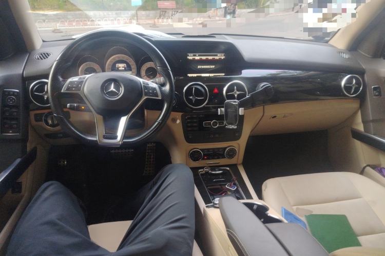 Used Mercedes-Benz GLK-Class 2015 GLK 300 4MATIC Luxury Ultimate Edition Center Console