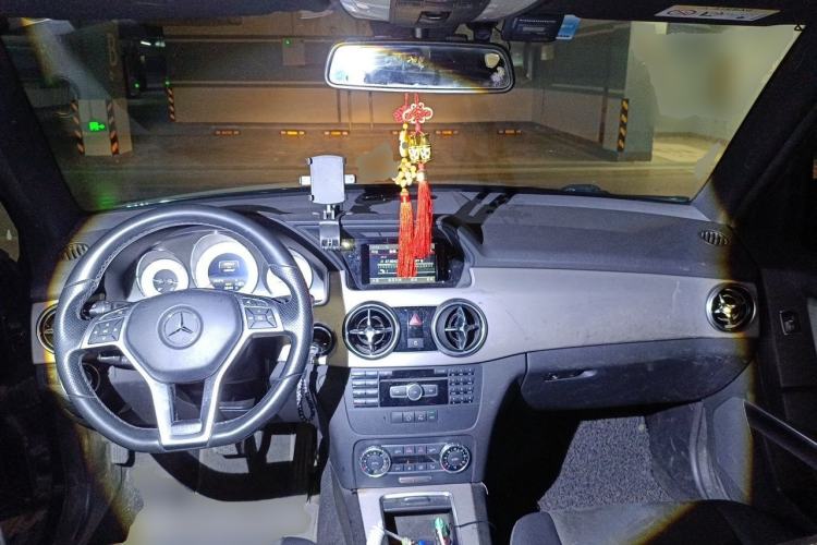 Used Mercedes-Benz GLK-Class 2015 GLK 260 4MATIC Dynamic Edition Ultimate Version Center Console