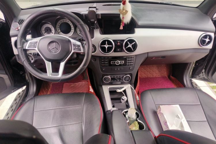 Used Mercedes-Benz GLK-Class 2015 GLK 300 4MATIC Fashion Edition Ultimate Version Center Console