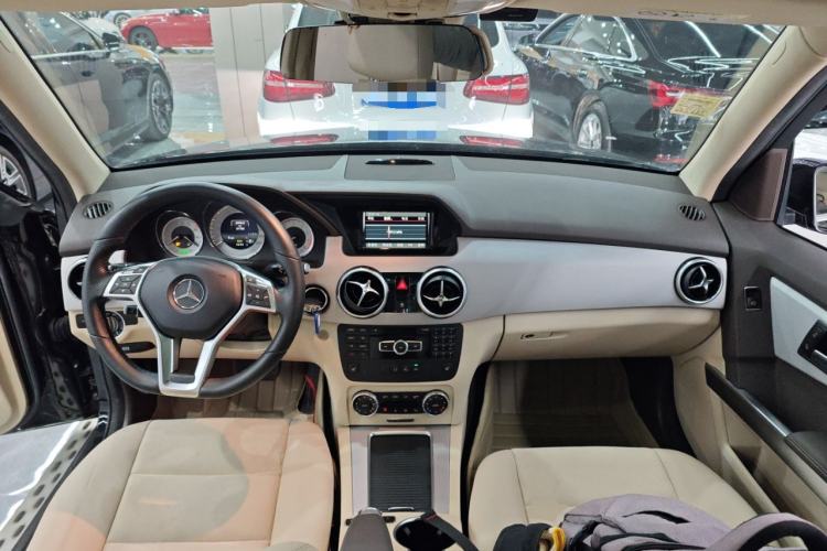 Used Mercedes-Benz GLK-Class 2015 GLK 260 4MATIC Fashion Edition Ultimate Version Center Console