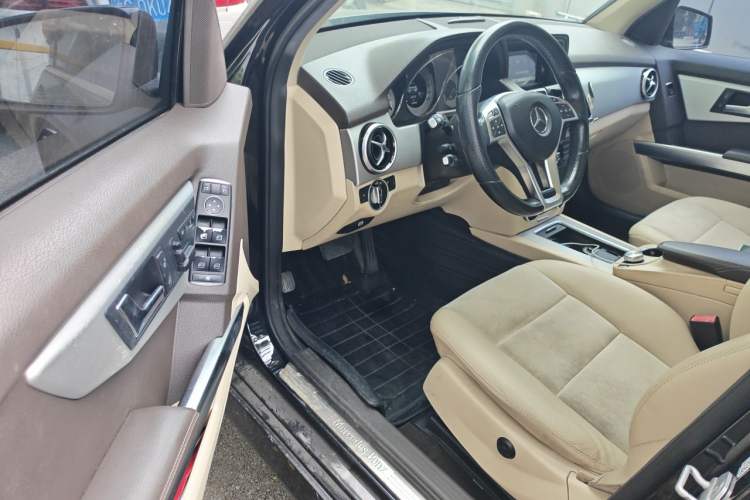 Used Mercedes-Benz GLK-Class 2015 GLK 260 4MATIC Dynamic Edition Ultimate Version Driver Seat