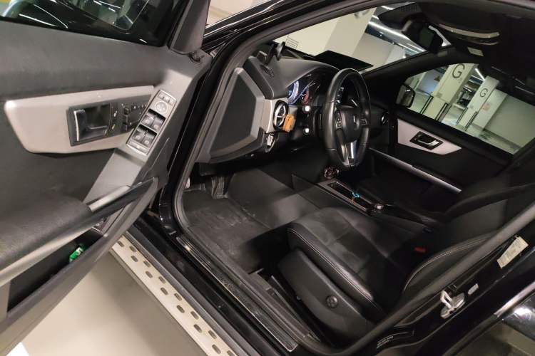 Used Mercedes-Benz GLK-Class 2015 GLK 260 4MATIC Fashion Edition Ultimate Version Driver Seat