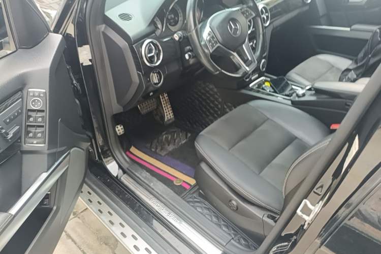Used Mercedes-Benz GLK-Class 2015 GLK 300 4MATIC Luxury Ultimate Edition Driver Seat