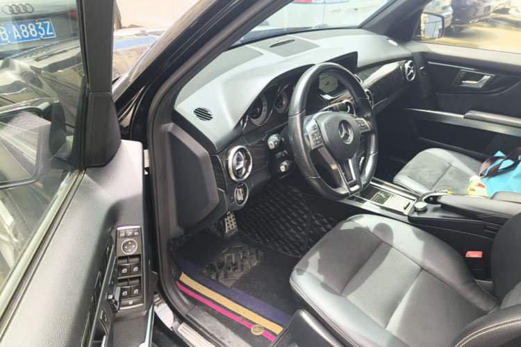 Used Mercedes-Benz GLK-Class 2015 GLK 300 4MATIC Luxury Ultimate Edition Driver Seat