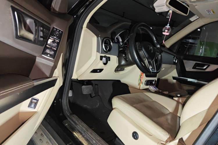 Used Mercedes-Benz GLK-Class 2015 GLK 260 4MATIC Fashion Edition Ultimate Version Driver Seat