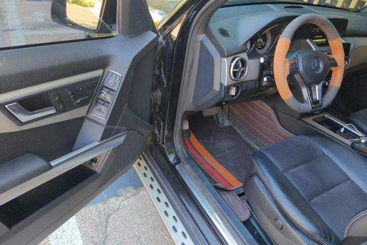 Used Mercedes-Benz GLK-Class 2015 GLK 260 4MATIC Fashion Edition Ultimate Version Driver Seat