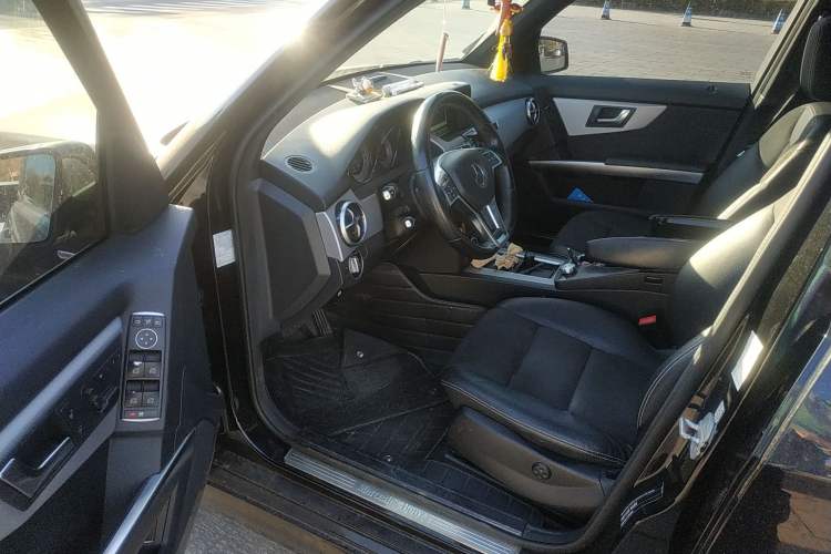 Used Mercedes-Benz GLK-Class 2015 GLK 260 4MATIC Fashion Edition Ultimate Version Driver Seat