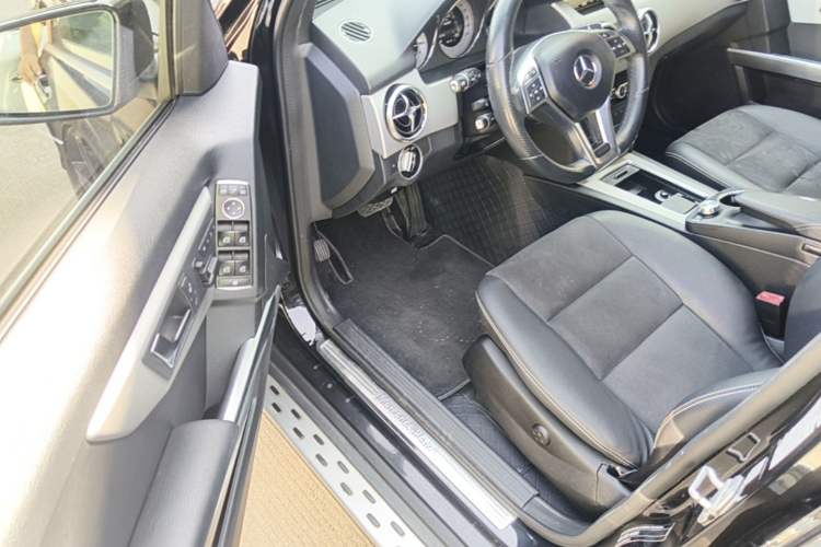 Used Mercedes-Benz GLK-Class 2015 GLK 300 4MATIC Fashion Edition Ultimate Version Driver Seat