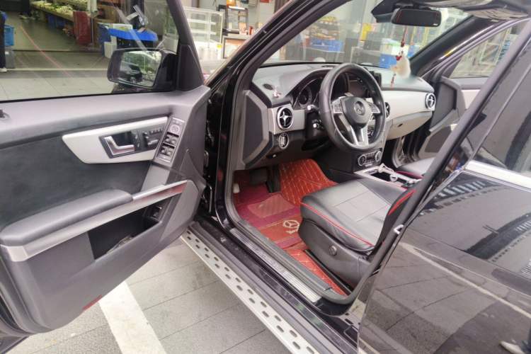 Used Mercedes-Benz GLK-Class 2015 GLK 300 4MATIC Fashion Edition Ultimate Version Driver Seat