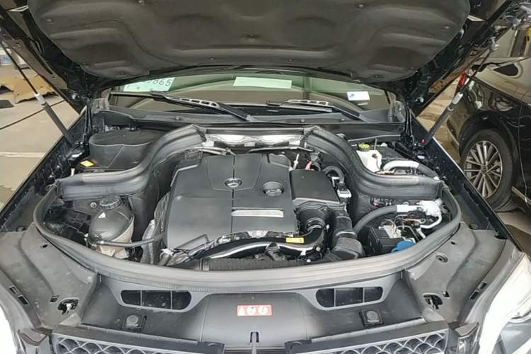 Used Mercedes-Benz GLK-Class 2015 GLK 260 4MATIC Fashion Edition Ultimate Version Engine Bay