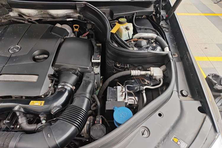 Used Mercedes-Benz GLK-Class 2015 GLK 260 4MATIC Fashion Edition Ultimate Version Engine Bay Left