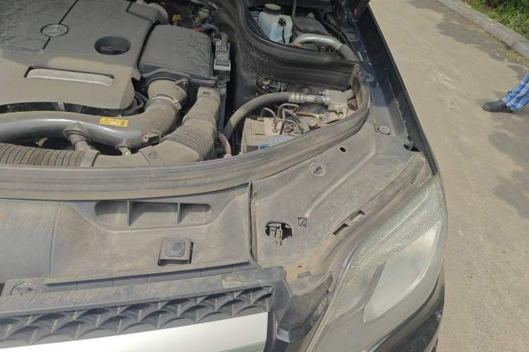 Used Mercedes-Benz GLK-Class 2015 GLK 260 4MATIC Dynamic Edition Ultimate Version Engine Bay Left