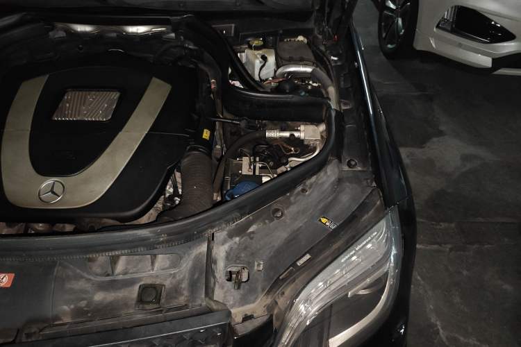 Used Mercedes-Benz GLK-Class 2015 GLK 300 4MATIC Luxury Ultimate Edition Engine Bay Left