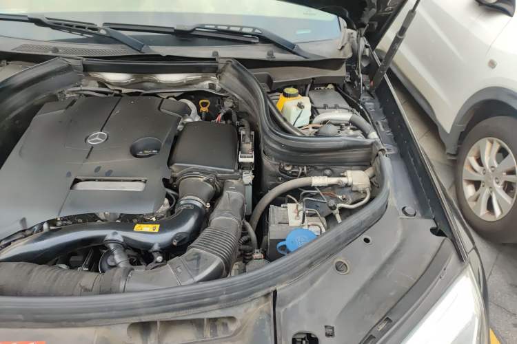 Used Mercedes-Benz GLK-Class 2015 GLK 260 4MATIC Dynamic Edition Ultimate Version Engine Bay Left