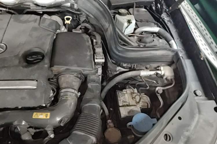 Used Mercedes-Benz GLK-Class 2015 GLK 260 4MATIC Dynamic Edition Ultimate Version Engine Bay Left