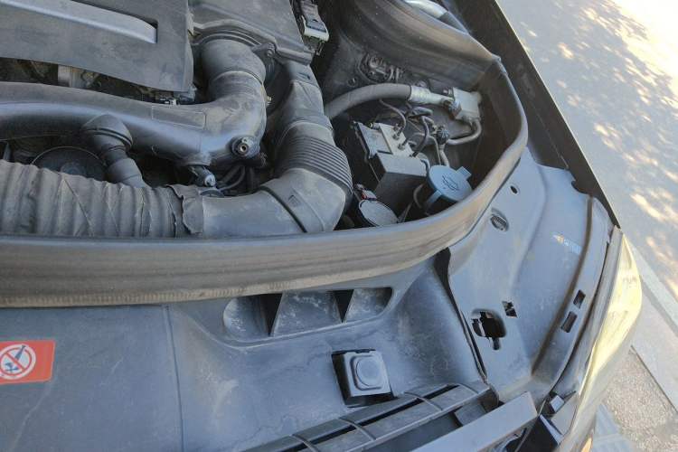 Used Mercedes-Benz GLK-Class 2015 GLK 260 4MATIC Fashion Edition Ultimate Version Engine Bay Left