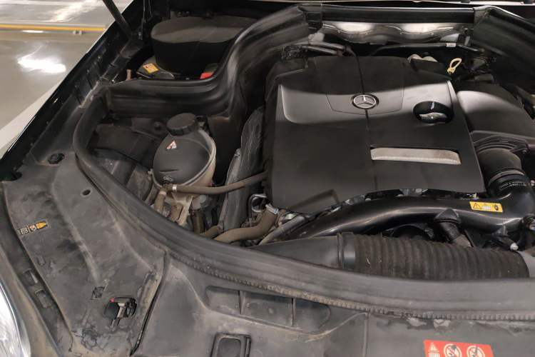 Used Mercedes-Benz GLK-Class 2015 GLK 260 4MATIC Fashion Edition Ultimate Version Engine Bay Right