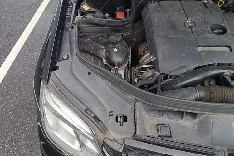 Used Mercedes-Benz GLK-Class 2015 GLK 260 4MATIC Dynamic Edition Ultimate Version Engine Bay Right