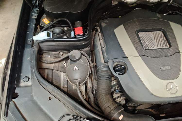 Used Mercedes-Benz GLK-Class 2015 GLK 300 4MATIC Fashion Edition Ultimate Version Engine Bay Right