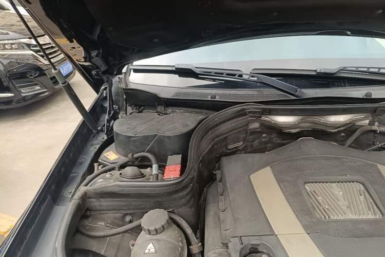 Used Mercedes-Benz GLK-Class 2015 GLK 300 4MATIC Luxury Ultimate Edition Engine Bay Right